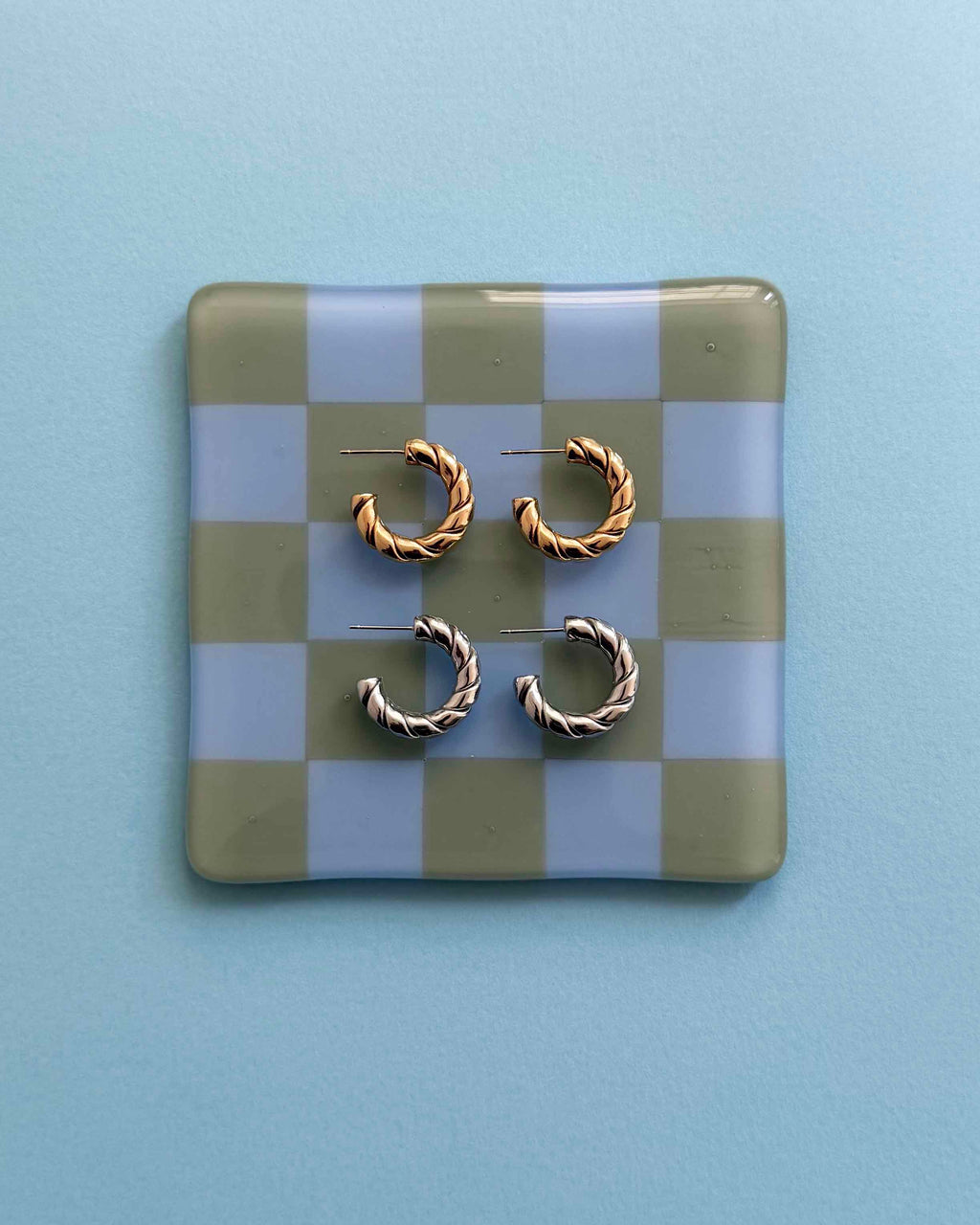 Everyday Twist Hoop Gold
