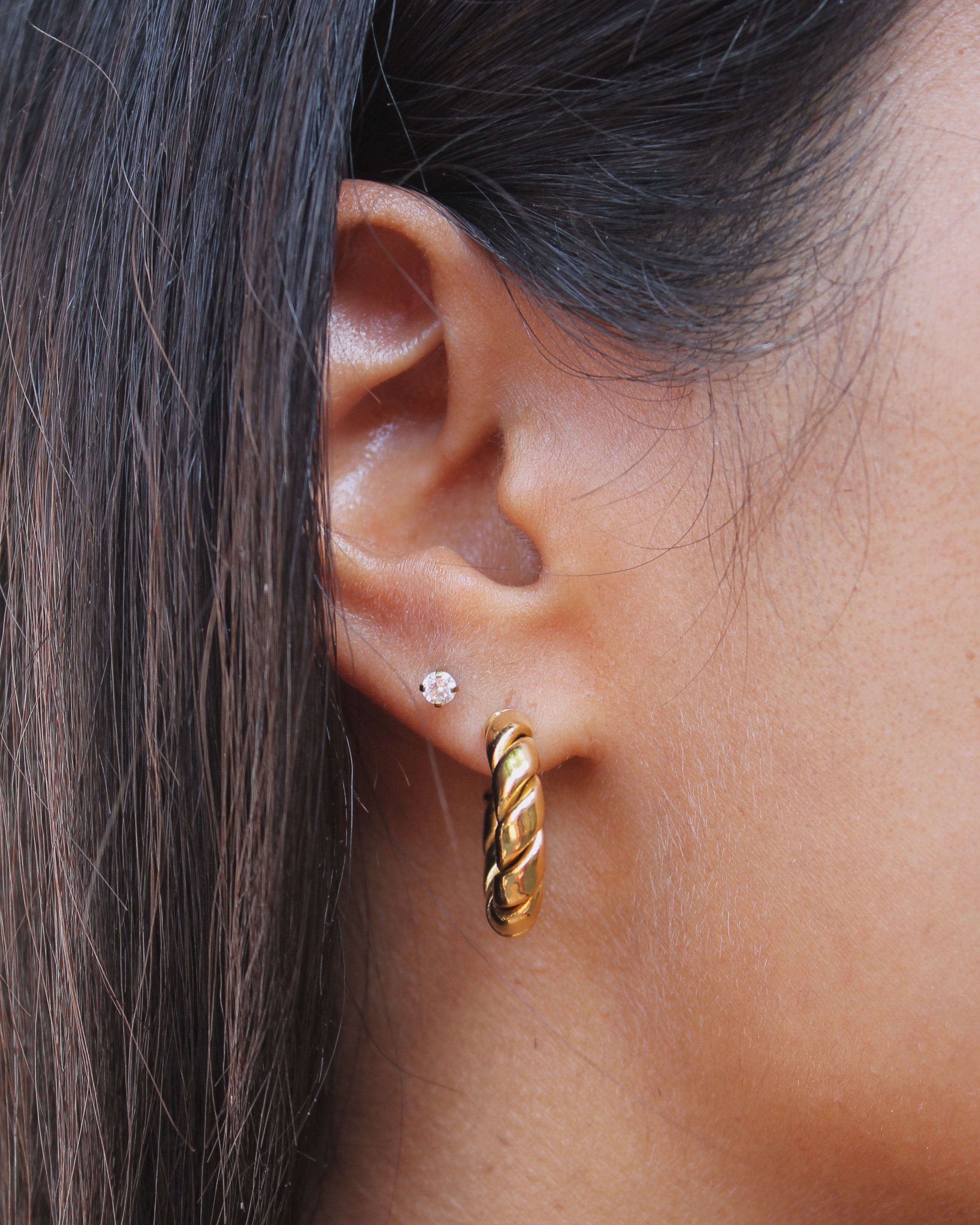Everyday Twist Hoop Gold